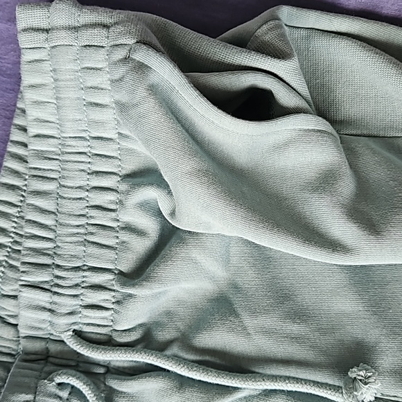 Aritzia TNA Airy Fleece Boyfriend Sweatpant Green XS - Picture 5 of 8